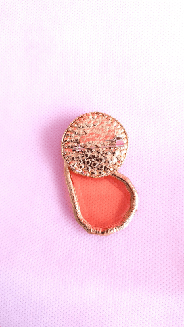 Broche Tourbillons corail