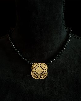 Solal Bijoux Haute Fantaisie collier aimanté de perles en onyx noir