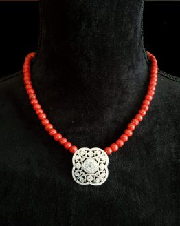 Solal Bijoux Haute Fantaisie collier aimanté de perles en magnésite rouge