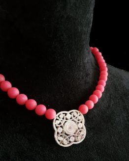 Solal Bijoux Haute Fantaisie collier aimanté de perles en jade mat rose