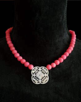 Solal Bijoux Haute Fantaisie collier aimanté de perles en jade mat rose