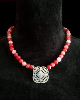 Solal Bijoux Haute Fantaisie collier aimanté de perles en agate rose